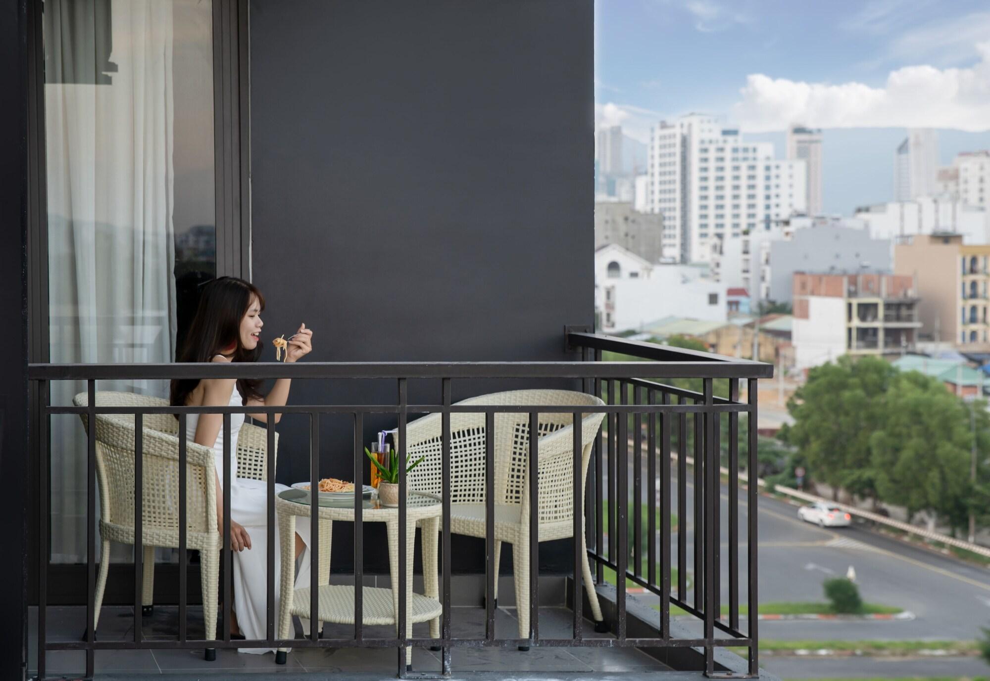 Hanami Hotel Danang Exterior photo